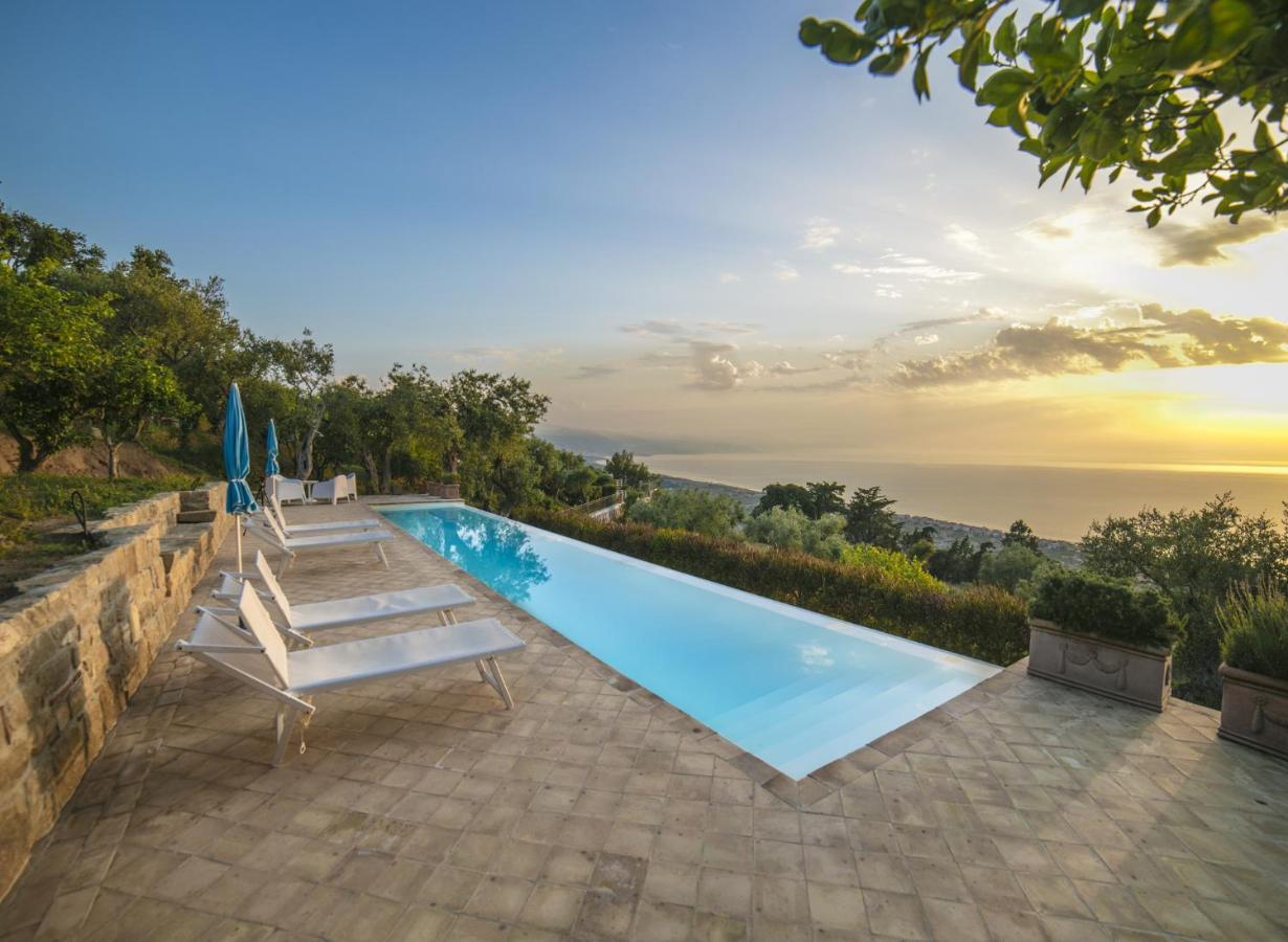 Villa Laura Capo d'Orlando Bagian luar foto