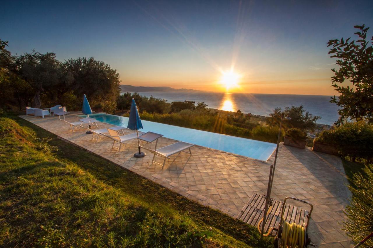 Villa Laura Capo d'Orlando Bagian luar foto