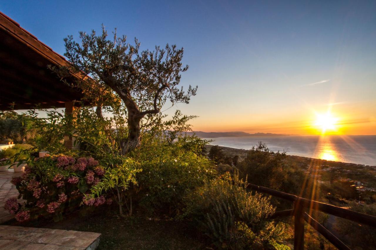 Villa Laura Capo d'Orlando Bagian luar foto